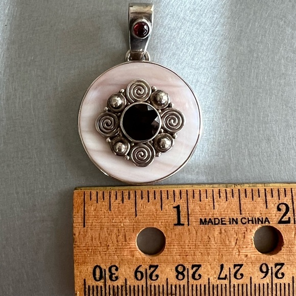 Pink MOP and red garnet necklace - Picture 9 of 10